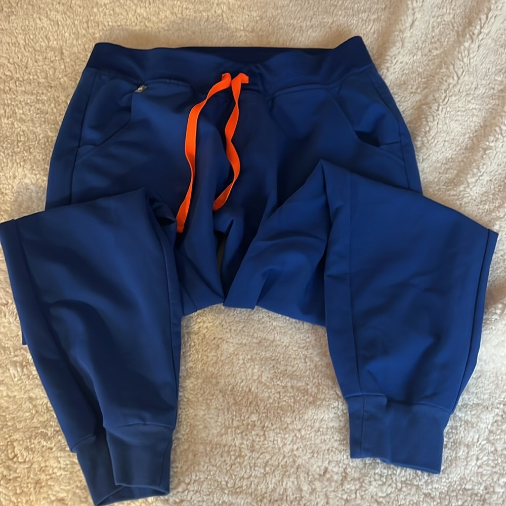 FIGS scrub pants - Picture 4 of 4